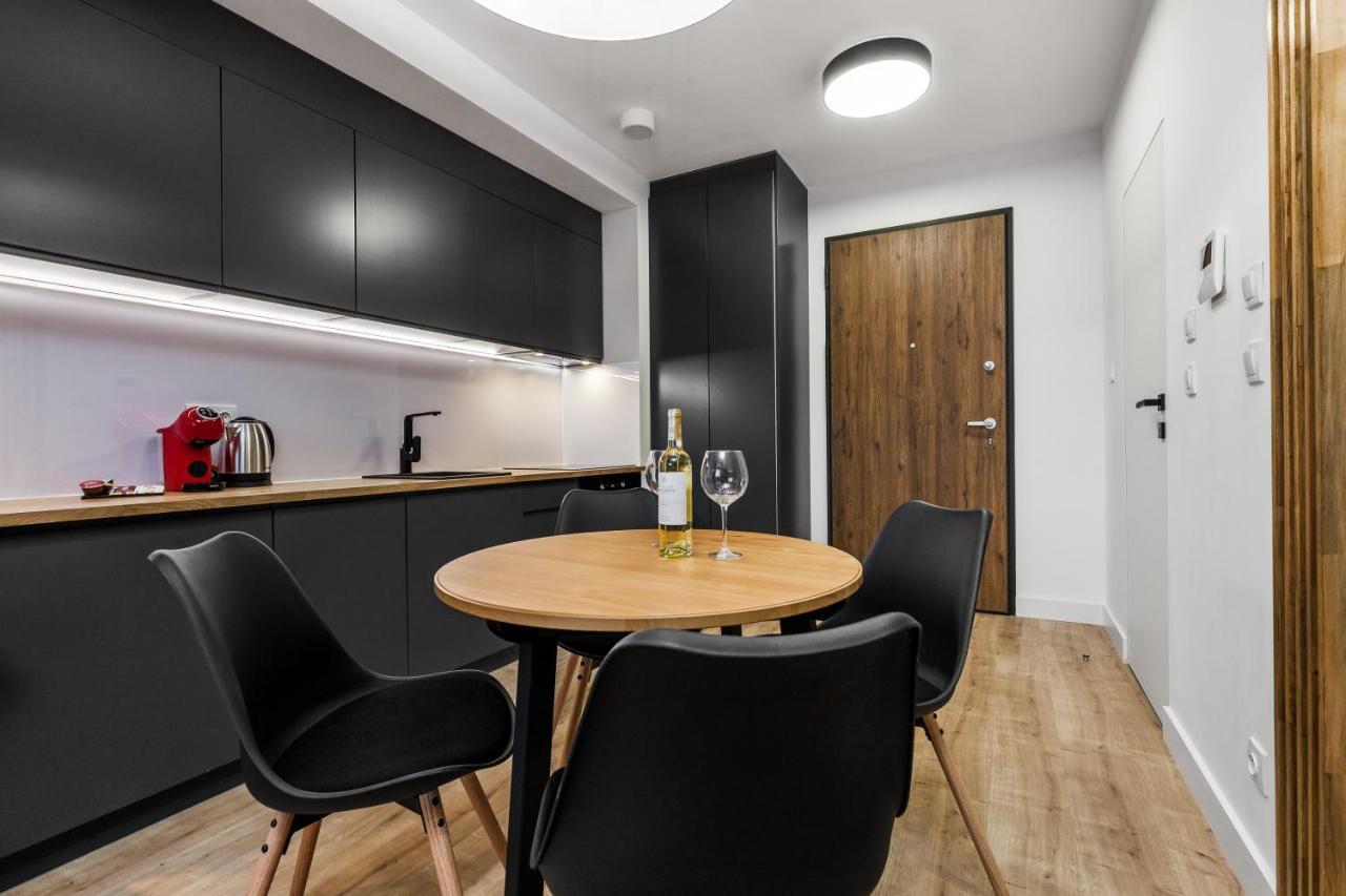 Uroczy Apartament W Sercu Starego Miasta Гданск Екстериор снимка